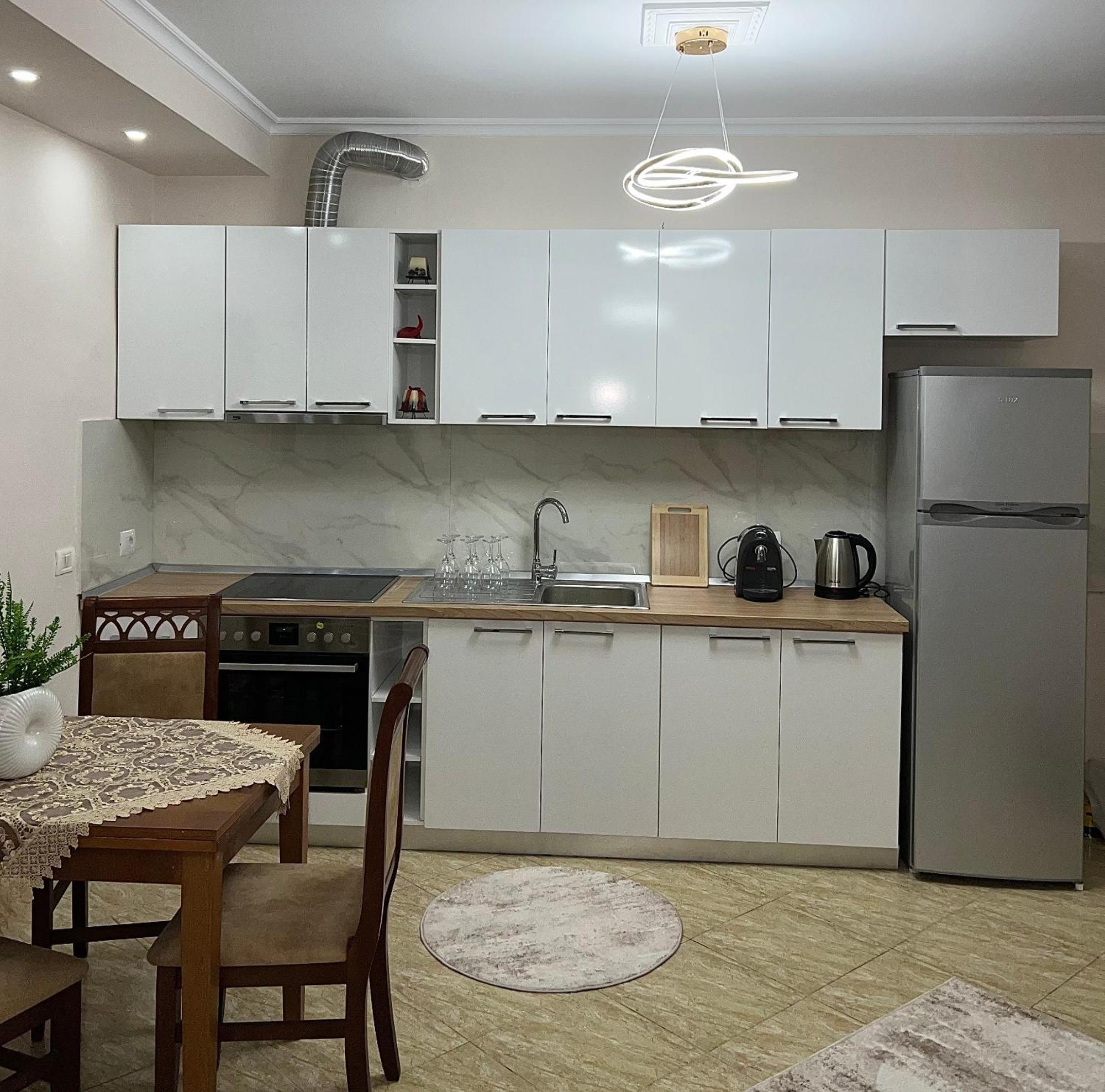 Art Apartment *